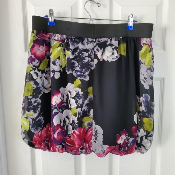 Maurices Bubble Mini Skirt - Picture 5 of 10